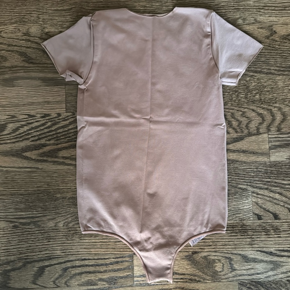 NWOT SKIMS T-Shirt Bodysuit